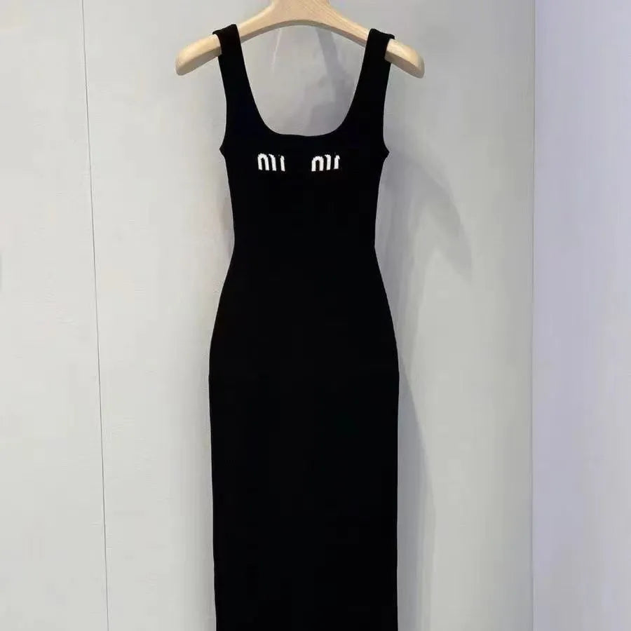 Designer Womens Spaghetti Strap Dress Designer Tops Embroidery Knits Tees Summer Spring Outwears For Lady Slim Dresses Basic Classic Shirts Fluffy Skirts S-L
