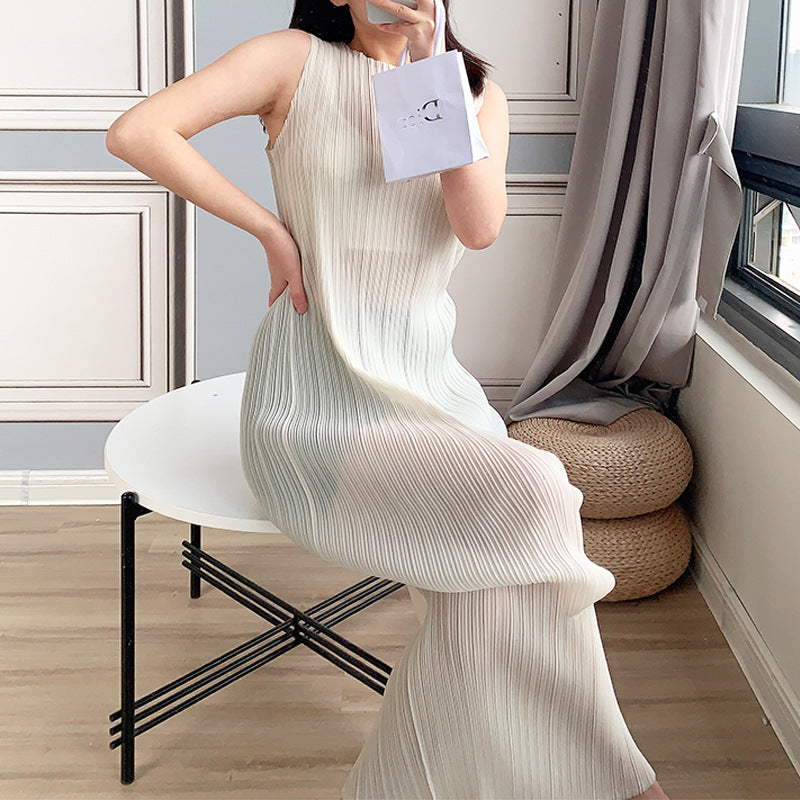 2025 sleeveless dress women's long new product thin fashion slim hip wrap long dress versatile pleated primer skirt