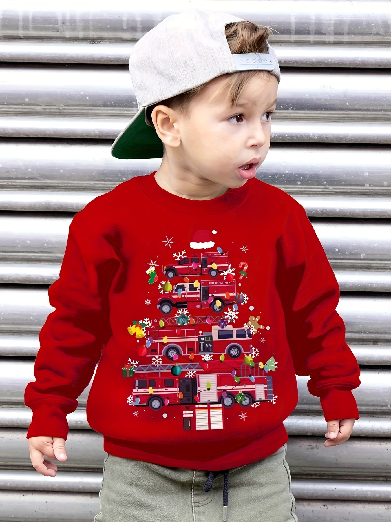 Boys' Cozy Fleece-Lined Christmas Fire Truck Print Sweatshirt - Casual Long Sleeve Pullover for Fall/Winter