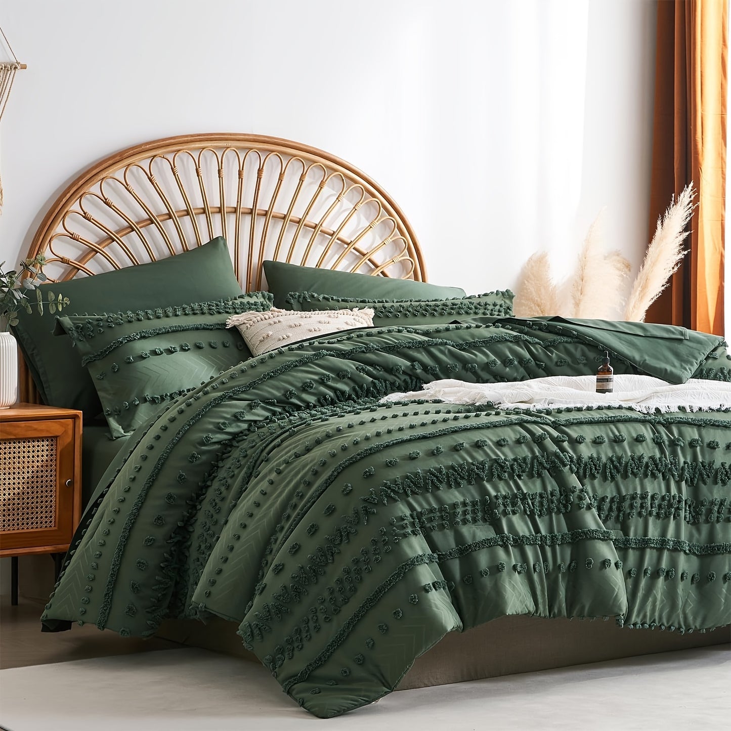7-Piece Luxurious Tufted Boho Chic Comforter Set - Soft, Lightweight, Microfiber Bedding with Hypoallergenic Filling for Queen and King Size Beds - Perfect for All Seasons, Easy Care, and Breathable