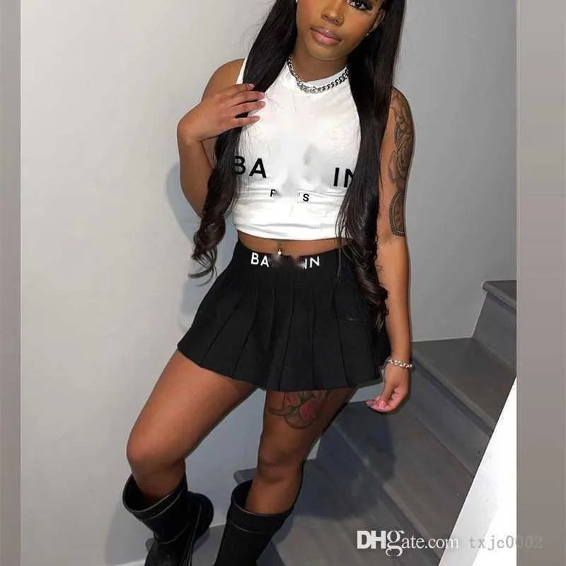 Womens Tracksuits Designer Summer Women Two Piece Dress Suit Fashion Letter Print Tank Top T-shirt and Black Pleated Short Skirt Outfits 5b2l