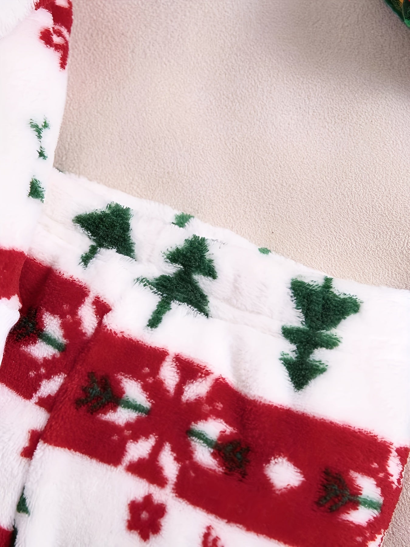 Cozy & Cute Kids' Christmas Flannel Outfit Set - Soft, Thick Pullover with Festive Prints for Boys & Girls, Perfect for Fall/Winter
