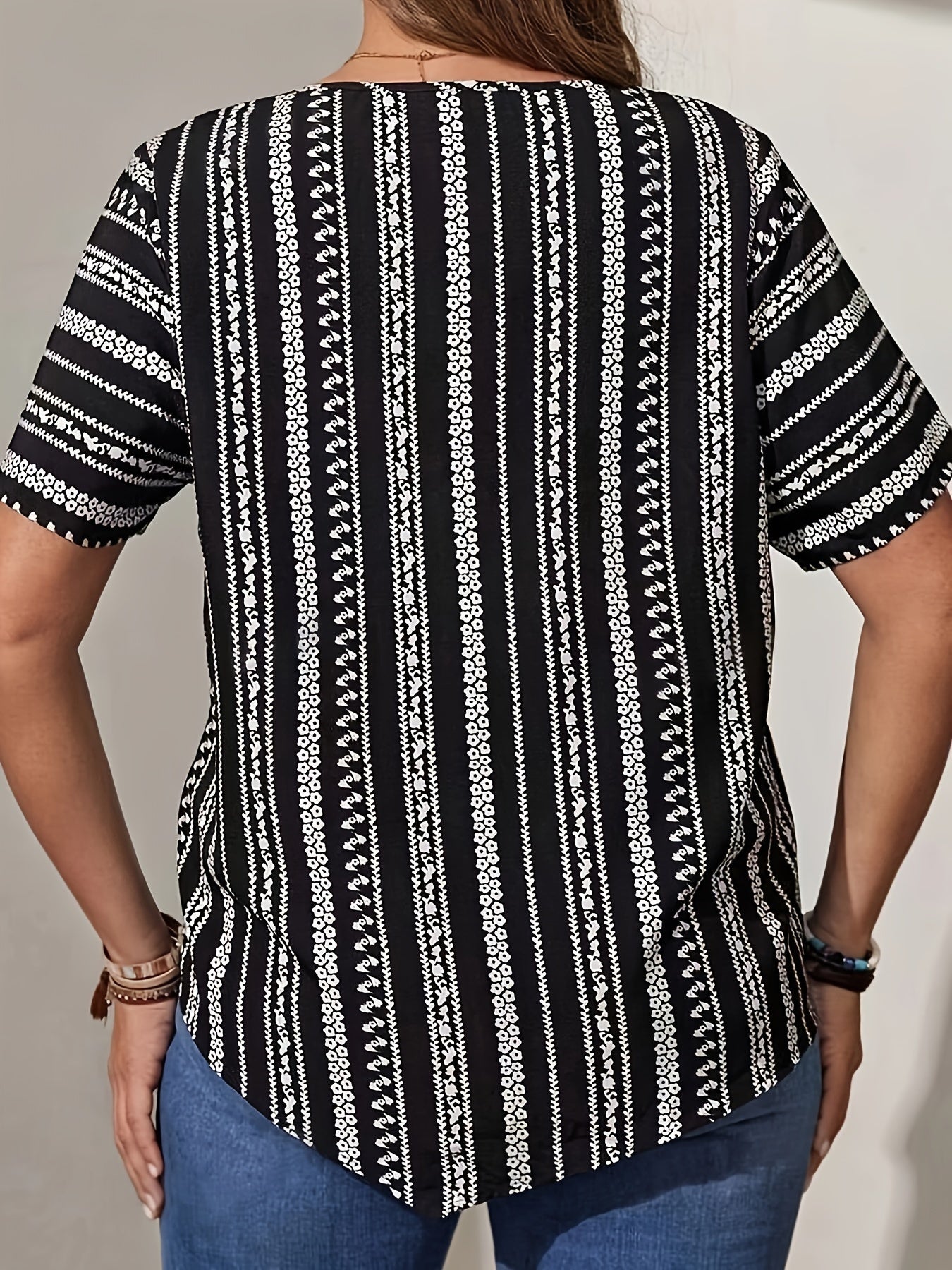 Plus Size Elegant Floral Print Crew Neck Blouse - Soft Slight Stretch Fabric, Relaxed Fit, Short Sleeve, Weekend Casual Wear for Spring, Summer, and Fall - Womens Oversized Shirting with Random Printing