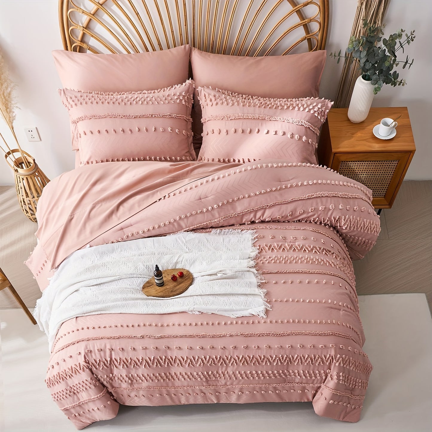 7-Piece Luxurious Tufted Boho Chic Comforter Set - Soft, Lightweight, Microfiber Bedding with Hypoallergenic Filling for Queen and King Size Beds - Perfect for All Seasons, Easy Care, and Breathable