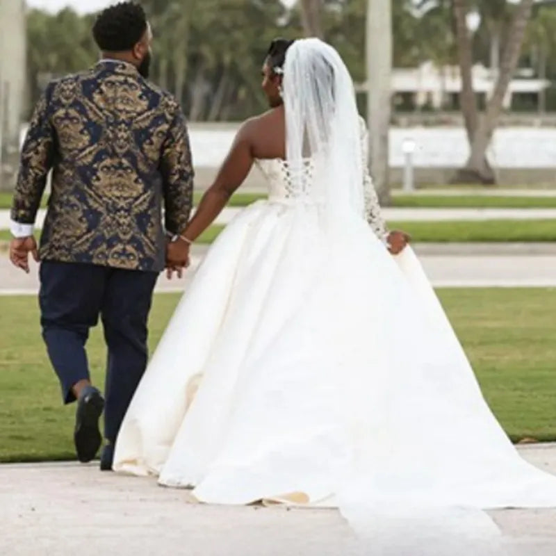 African Nigeria Wedding Dress for Bride Plus Size Bridal Gowns One Shoulder Long Sleeves Side Split Marriage Dress Black Women Appliqued Lace Bridal Gowns D054