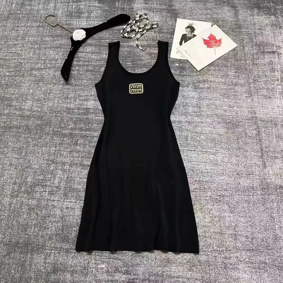Designer Womens Spaghetti Strap Dress Designer Tops Embroidery Knits Tees Summer Spring Outwears For Lady Slim Dresses Basic Classic Shirts Fluffy Skirts S-L