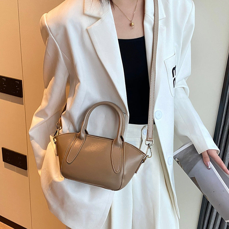 XAKXX Women's handbag popular autumn and winter new messenger bag versatile premium texture niche leather women's dumpling bag