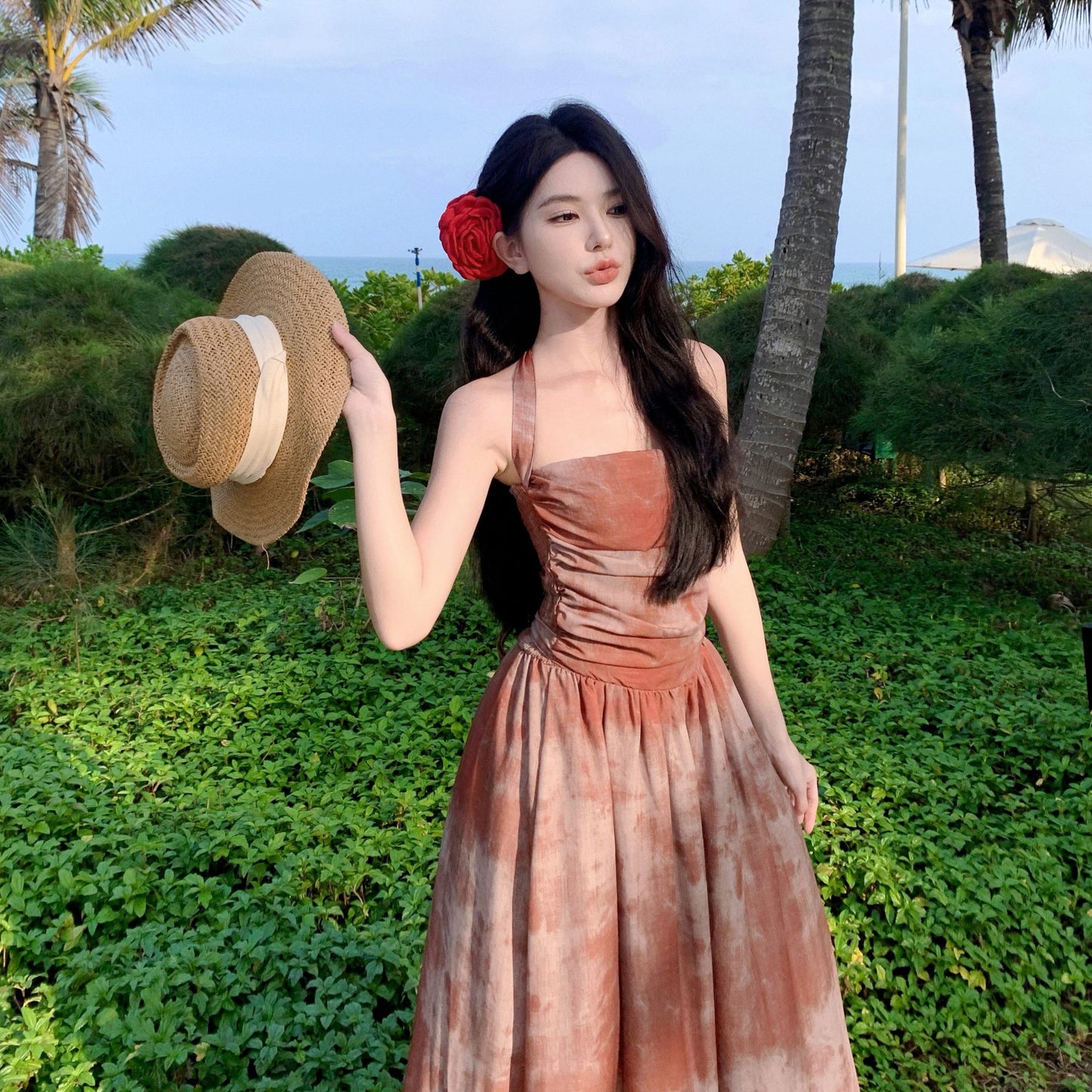 2025 Coffee break retro suspender dress seaside vacation new Chinese beach skirt design sense niche smudge dress