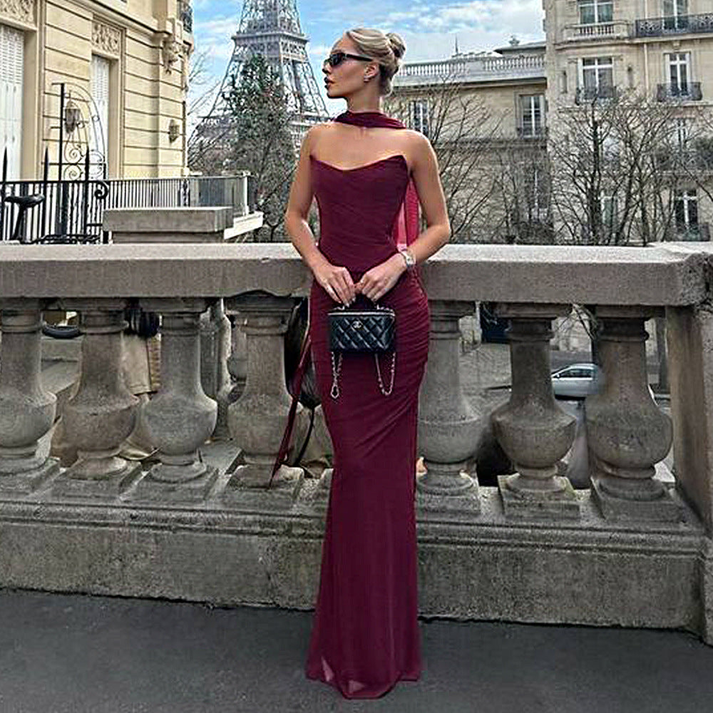 2025 style New popular autumn and winter fashion new tube top strap-on neck high waist slim-fitting hip skirt set