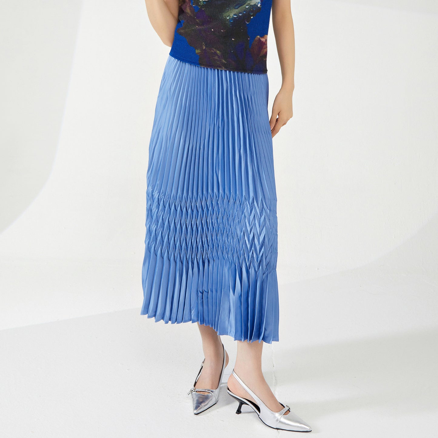 2025 Shenzhen Nanyou high-end women's skirt elastic waist loose pendulum temperament commuting versatile three house pleated skirt tide