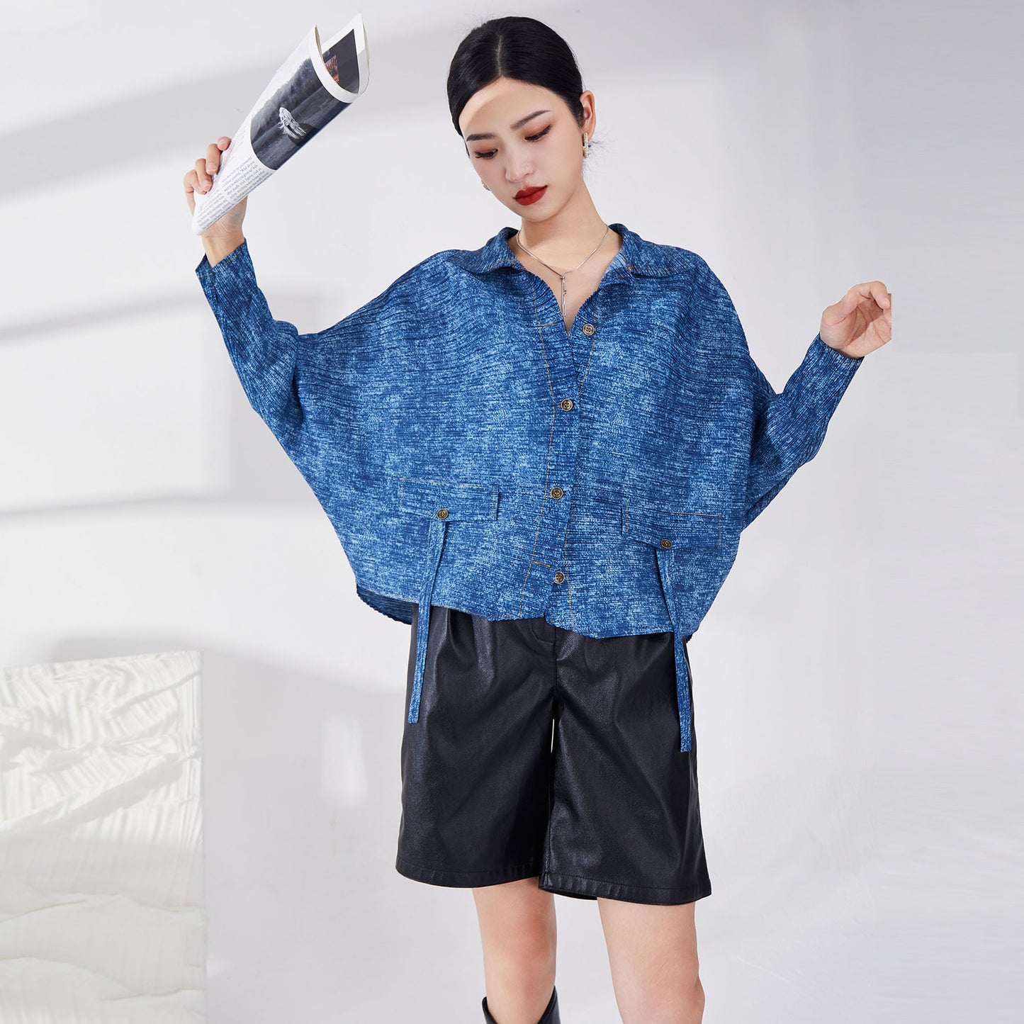 2025 Shenzhen Nanyou high-end women's denim jacket women's spring new loose versatile commuter pleated hot-selling wrinkled cardigan top