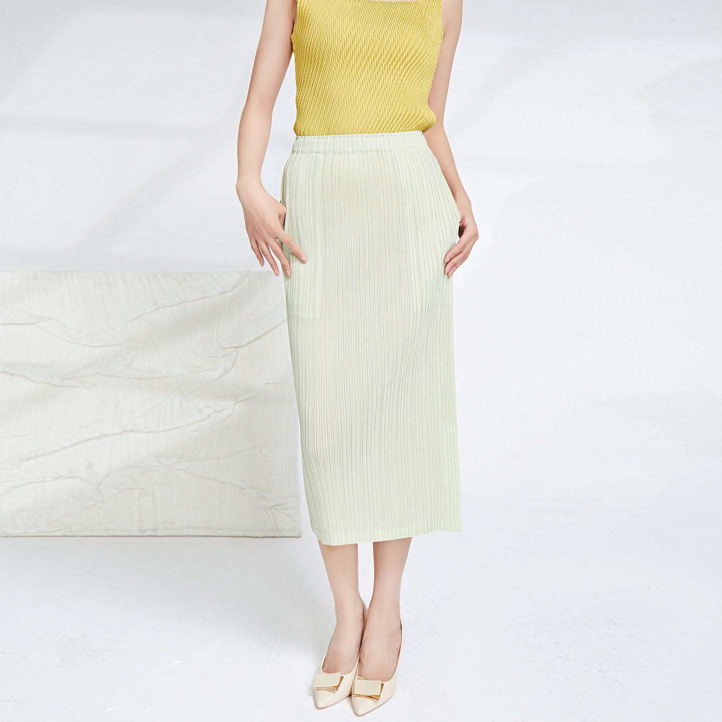 2025 skirt spring women's small Shenzhen Nanyou women's clothing wholesale high-end split fork medium and long hip skirt