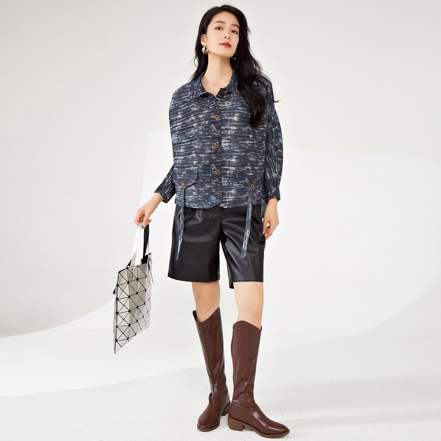 2025 Shenzhen Nanyou high-end women's denim jacket women's spring new loose versatile commuter pleated hot-selling wrinkled cardigan top