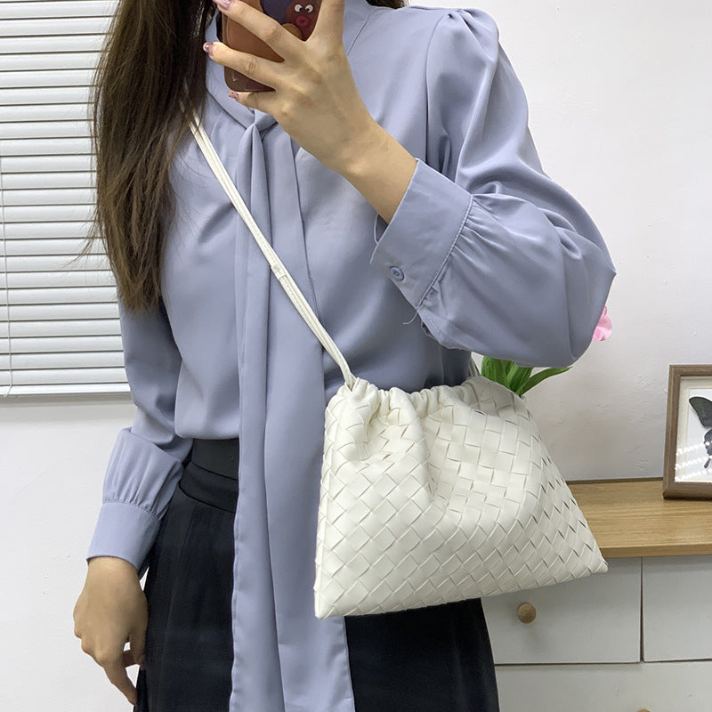 XAKXX Woven women's bag popular new dumpling bag female crossbody niche design lucky bag bag cloud bag one shoulder diagonal span bag tide