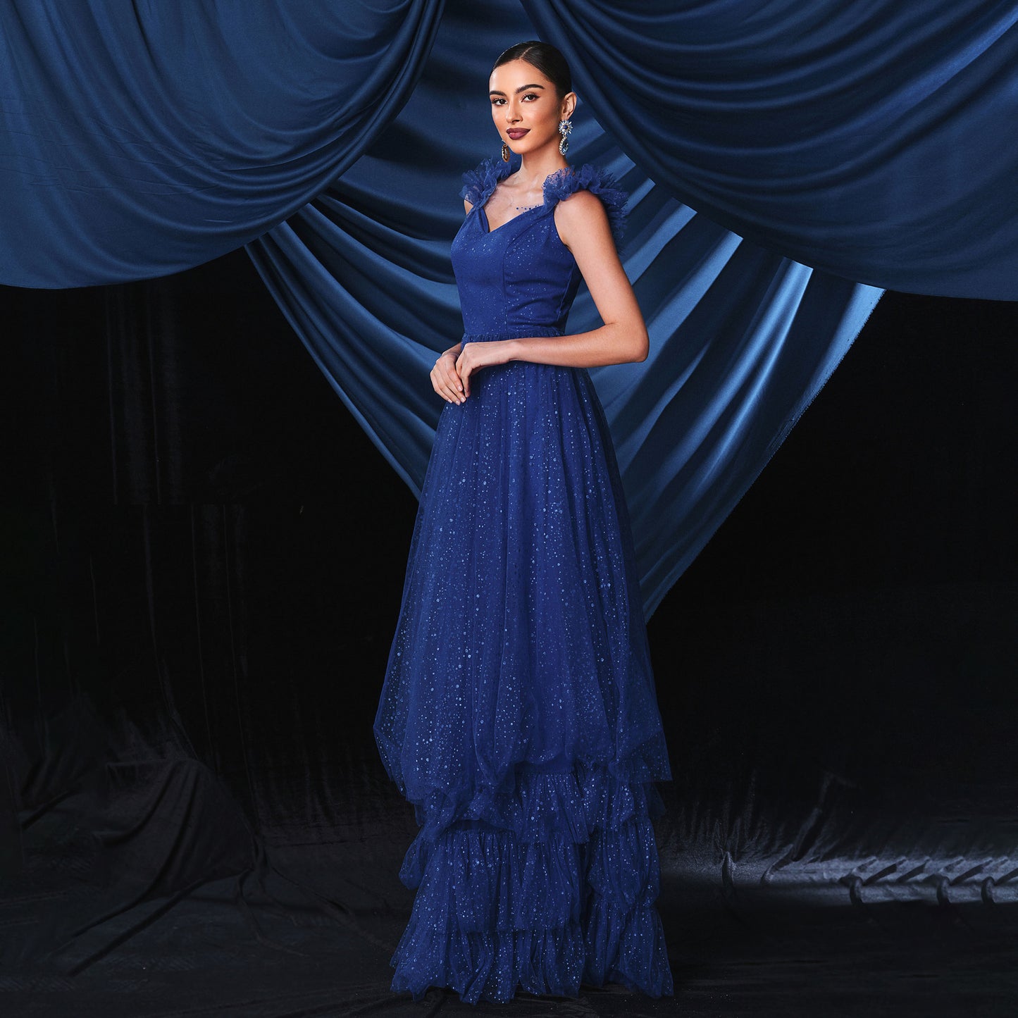 2025 sleeveless temperament suspender V-neck sexy long banquet evening dress bridesmaid mesh pendulum dress