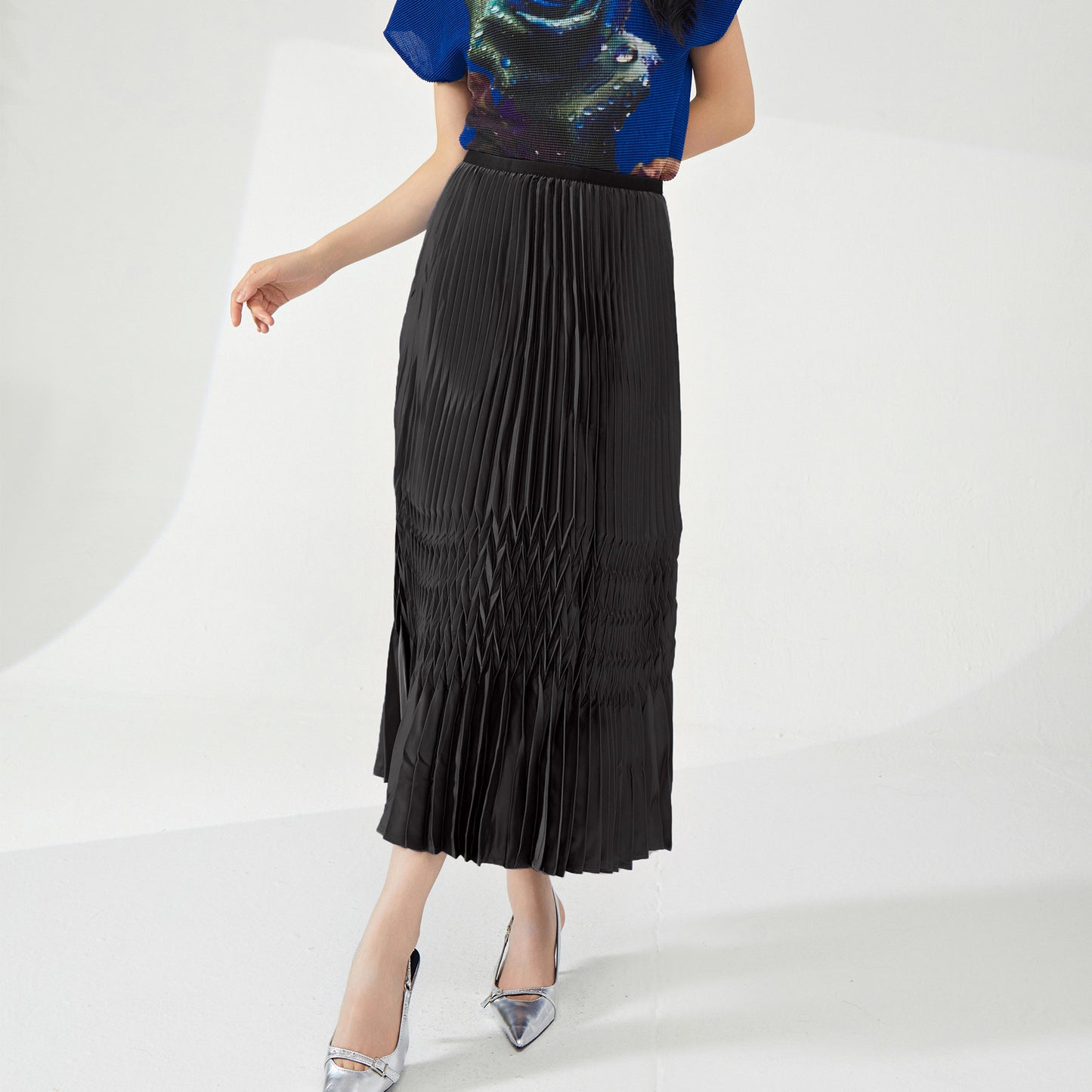 2025 Shenzhen Nanyou high-end women's skirt elastic waist loose pendulum temperament commuting versatile three house pleated skirt tide