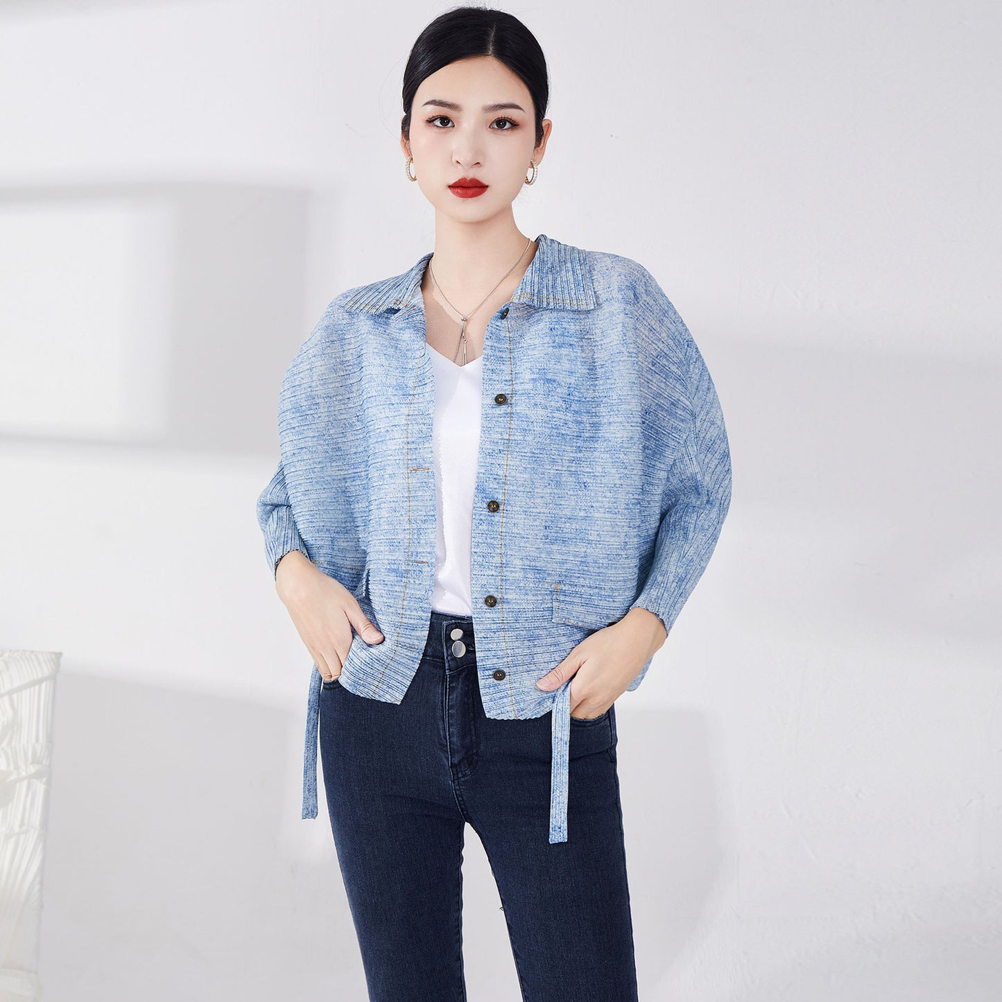 2025 Shenzhen Nanyou high-end women's denim jacket women's spring new loose versatile commuter pleated hot-selling wrinkled cardigan top