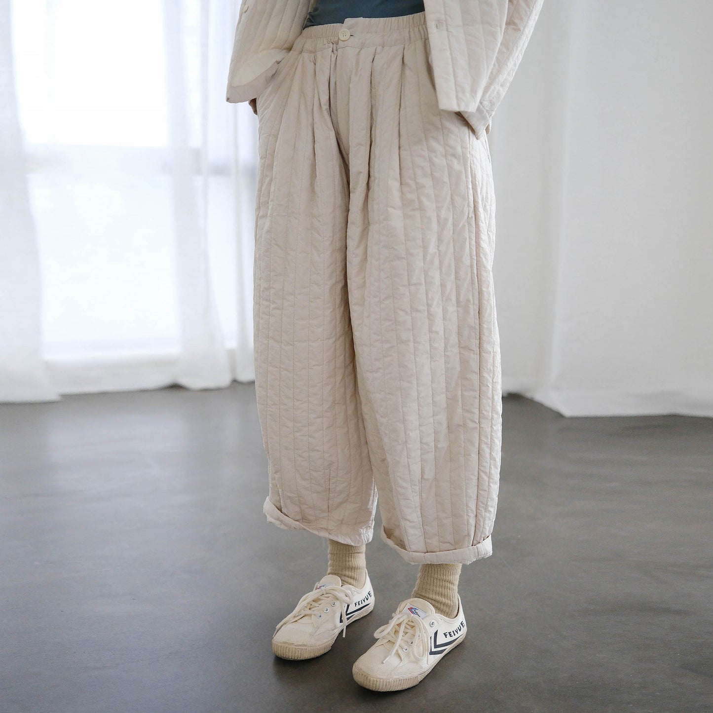 casual and literary thickened quilting cotton nine-point pants, clean and simple striped quilting cotton pants K22377