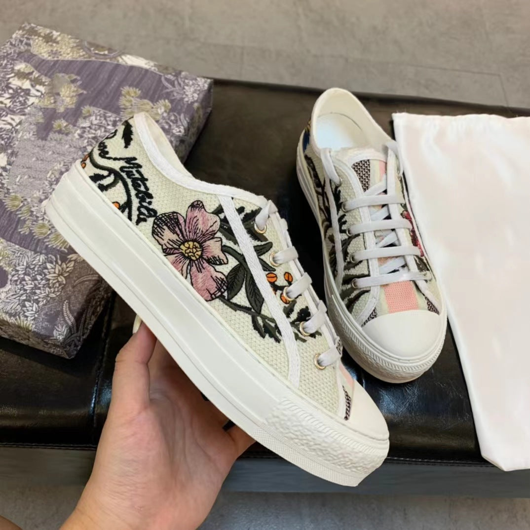 xakxx Retro Embroidered Letter Canvas Shoes for Women New Flat Versatile Hidden Heel Lace-up Low-Top Sneakers Casual Shoes
