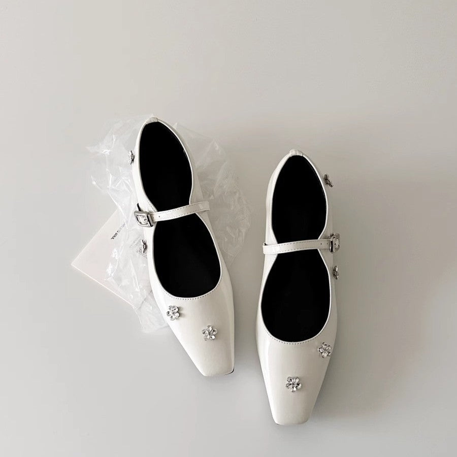 2025 Sheepskin version~ rhinestone flower one-word buckle light mouth thick heel single shoes women's gentle temperament square head Mary Jane shoes