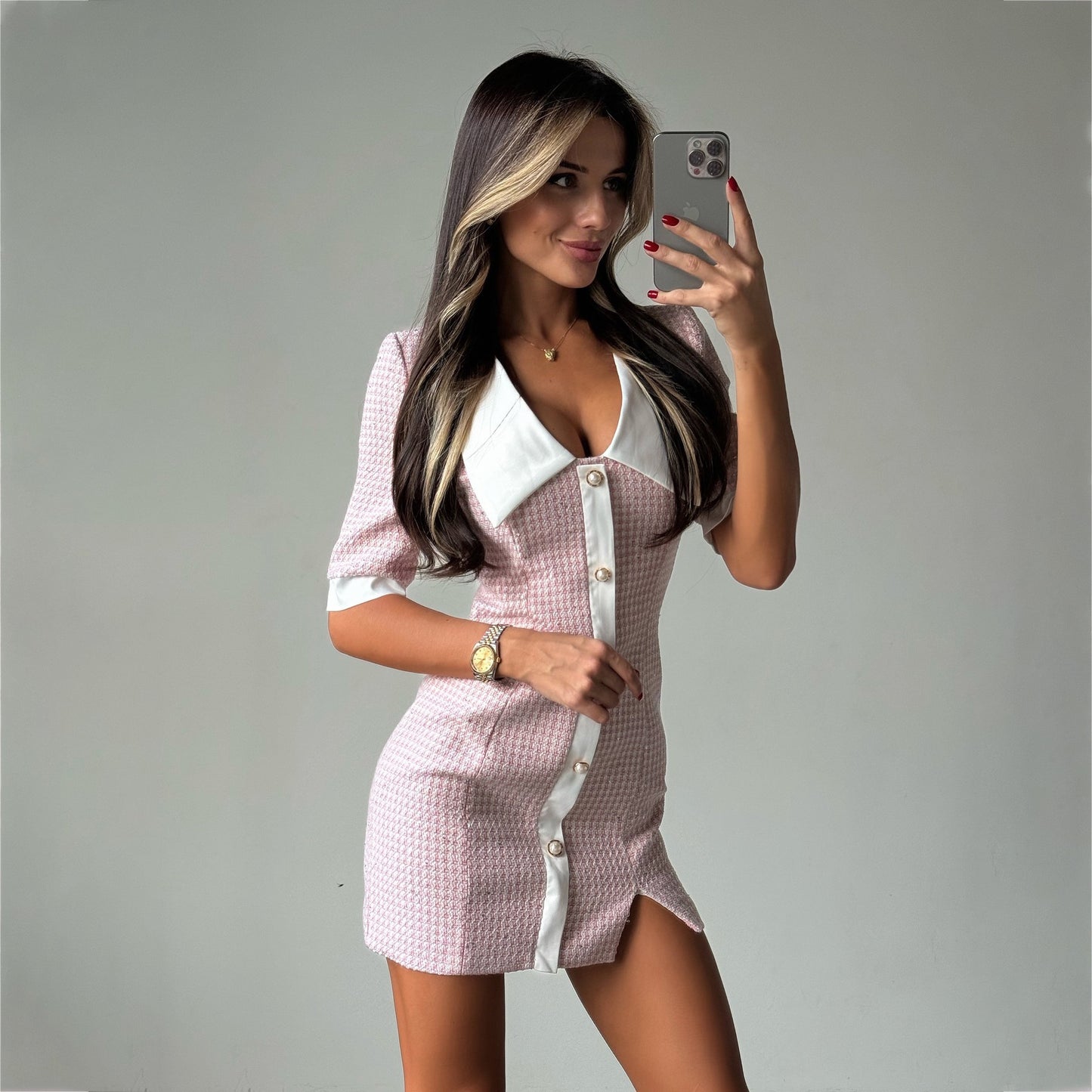 Xiaoxiangfeng knitted with Spice Girls hip-wrapped dress for women, contrasting colors, dark V-neck celebrity dress, Popular trade