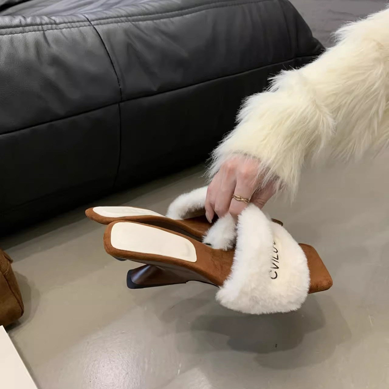2025 Small white fluffy slippers women's autumn senior gentle rabbit fur niche wedge heel cotton slippers