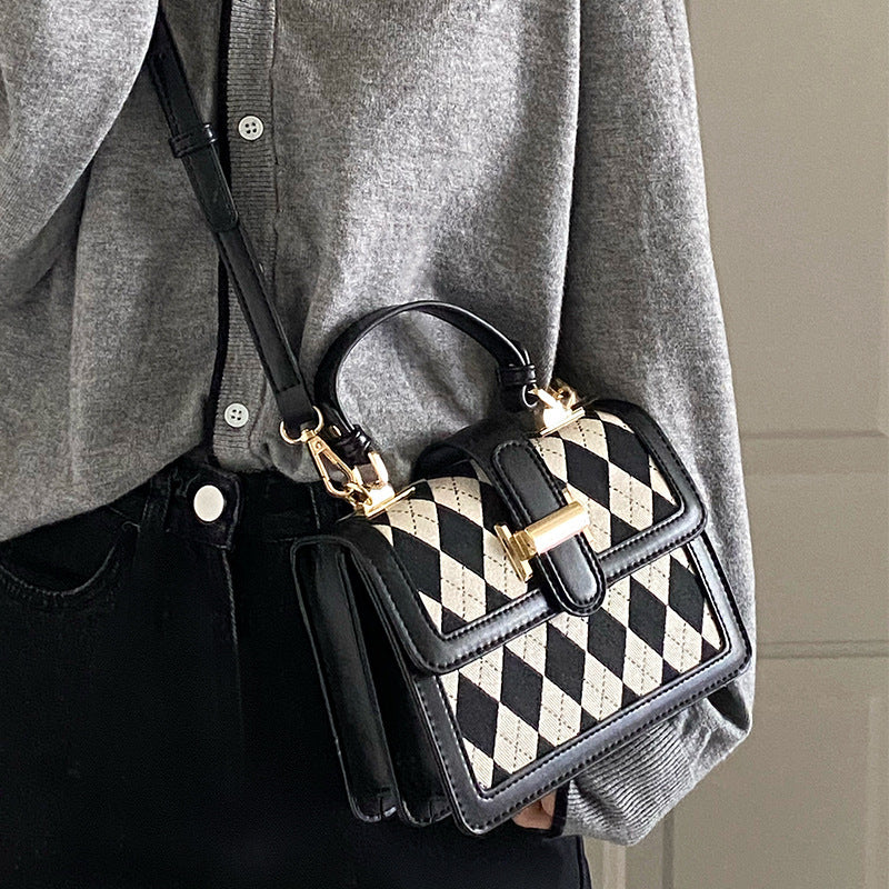 XAKXX 2025 Korean high-end handbag women's popular simple black and white plaid small square bag single shoulder messenger women's bag New
