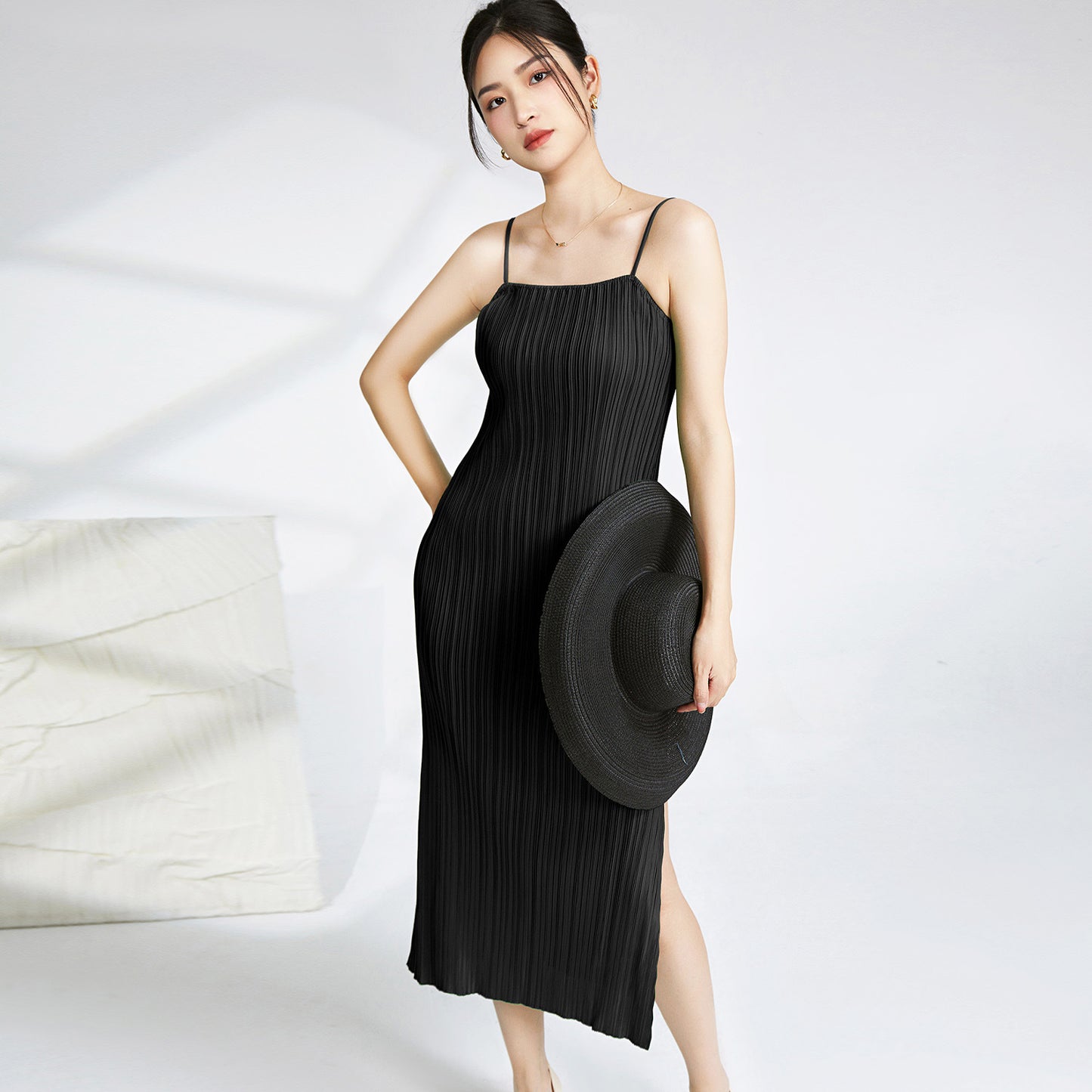 2025 suspender skirt design pleated dress women's summer new elegant temperament split-ended long dress