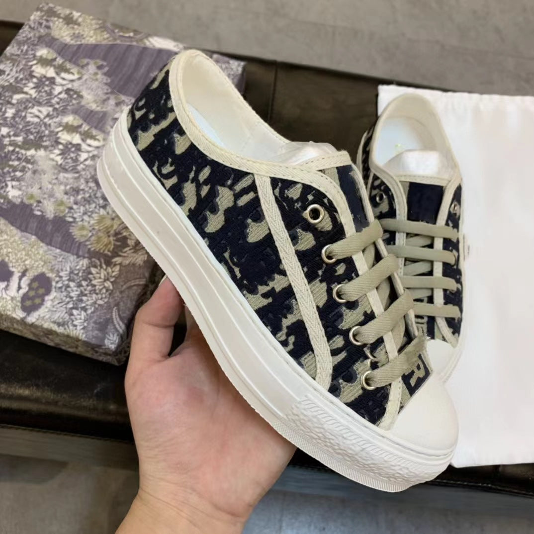 xakxx Retro Embroidered Letter Canvas Shoes for Women New Flat Versatile Hidden Heel Lace-up Low-Top Sneakers Casual Shoes