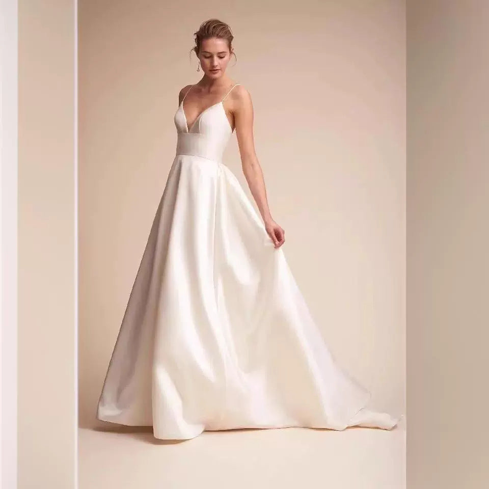 2025 Travel photography light wedding dress new V-shaped suspender satin wedding dress simple trailing bride toasting dress art photo