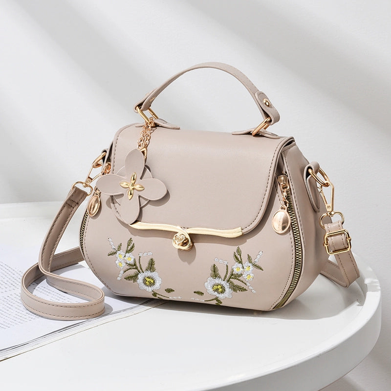 Bag women new Internet celebrity fashion versatile embroidered shoulder messenger handbag casual trend small square bag