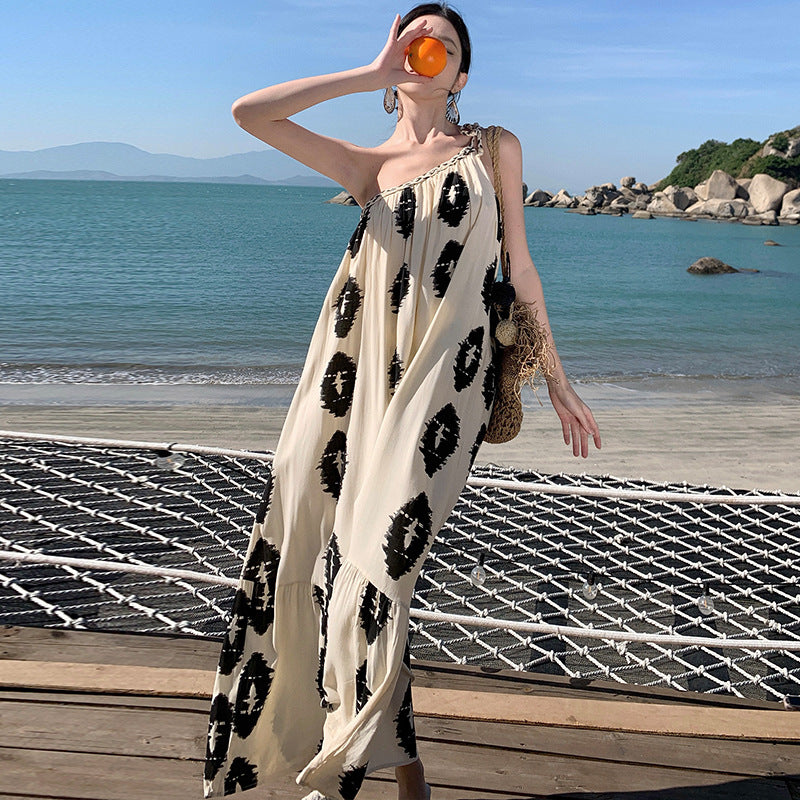 2025 unique dress super beautiful retro printing slanted shoulder loose suspender dress seaside photo clothes super fairy
