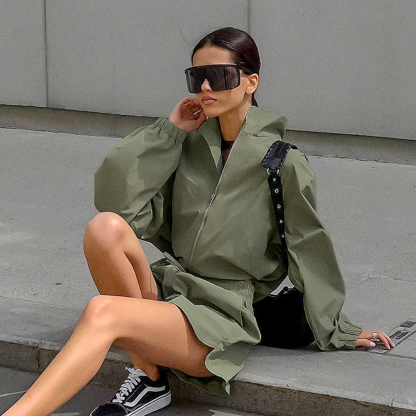 XAKXX 2025Retro wind green trench coat autumn 2025 versatile loose small stand-up collar long-sleeved lace-up split shorts casual suit