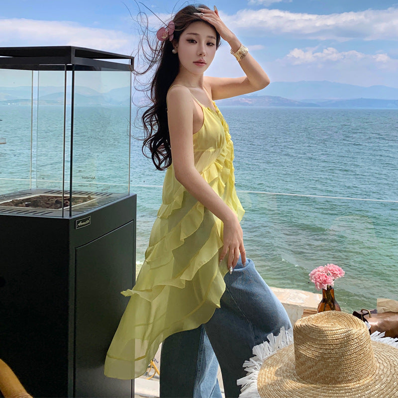 2025 Seaside vacation photo sexy babes yellow fungus edge suspender vest skirt women's design pleated slim top