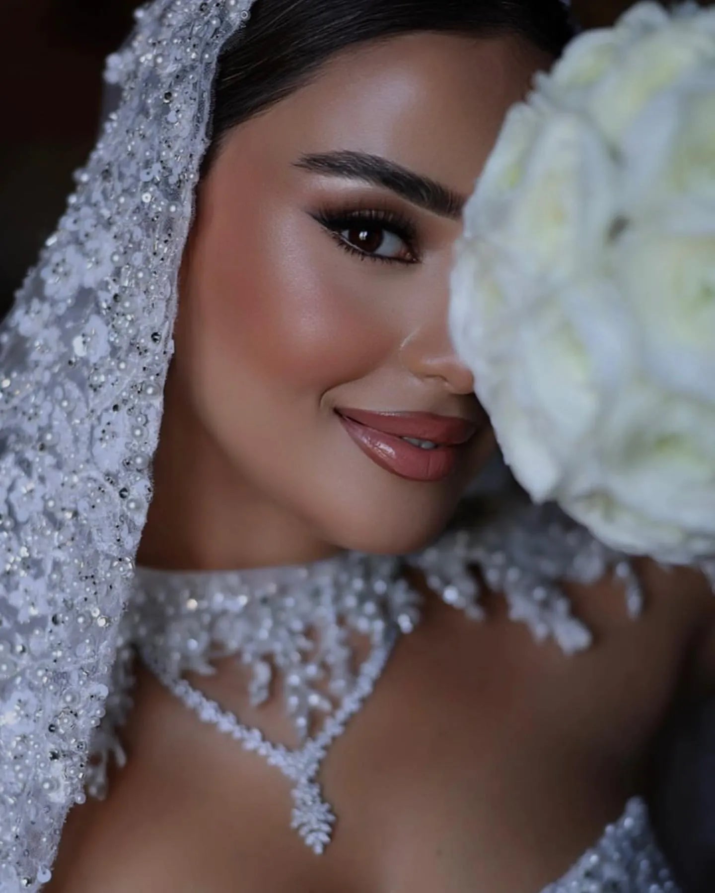 Vintage crystal ball gown Wedding Dress for bride luxury pearls beading lace wedding dresses strapless Vestido De Noiva Dubai saudi arabic robe mariage Bridal gowns