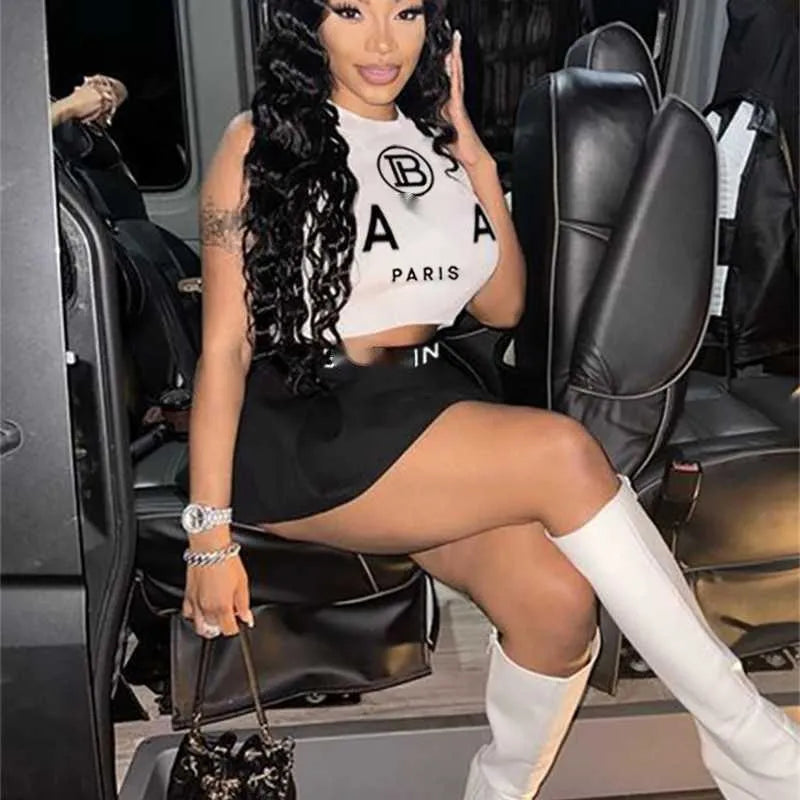 Womens Tracksuits Designer Summer Women Two Piece Dress Suit Fashion Letter Print Tank Top T-shirt and Black Pleated Short Skirt Outfits 5b2l