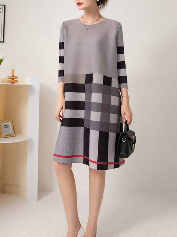 xakxx A-Line Loose Contrast Color Plaid Pleated Round-Neck Mini Dresses