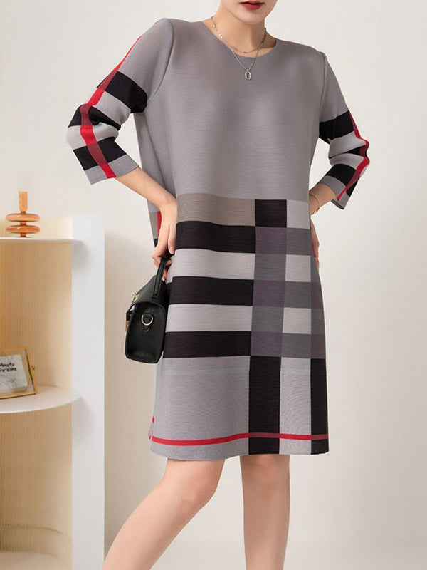 xakxx A-Line Loose Contrast Color Plaid Pleated Round-Neck Mini Dresses