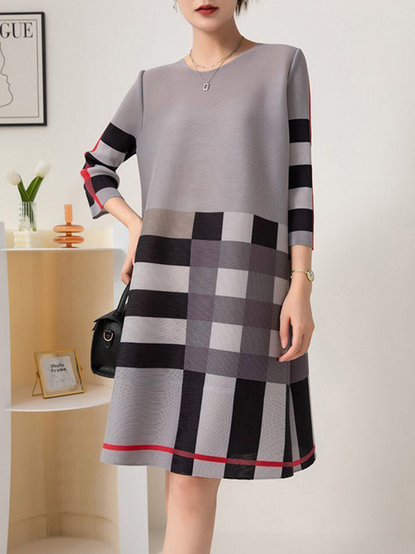 xakxx A-Line Loose Contrast Color Plaid Pleated Round-Neck Mini Dresses