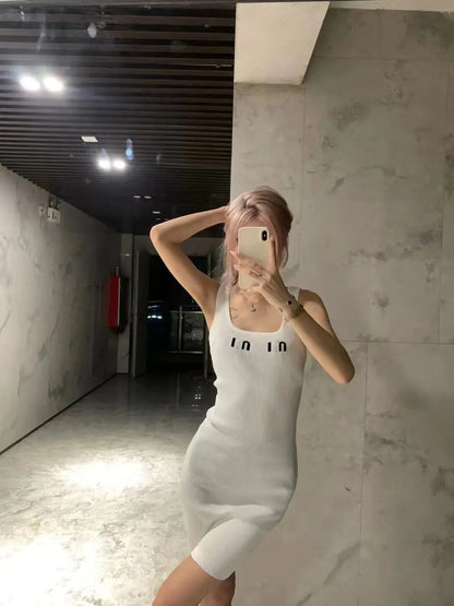 Designer Womens Spaghetti Strap Dress Designer Tops Embroidery Knits Tees Summer Spring Outwears For Lady Slim Dresses Basic Classic Shirts Fluffy Skirts S-L