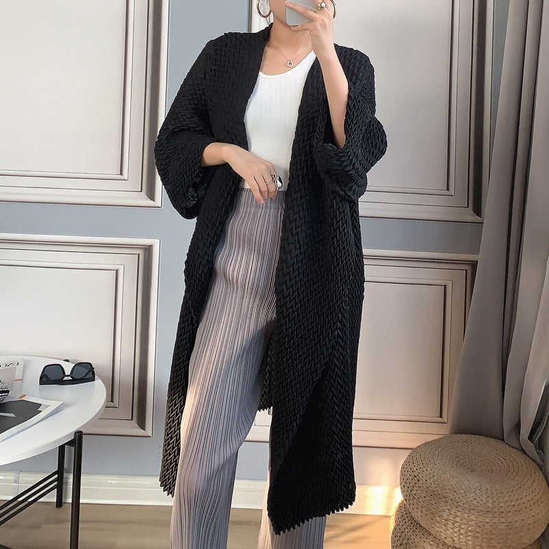 2025 High-end pleated long temperament knitted cardigan spring and autumn solid color 2025 Popular style three-dimensional design trench coat women