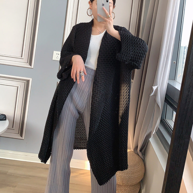 2025 High-end pleated long temperament knitted cardigan spring and autumn solid color 2025 Popular style three-dimensional design trench coat women
