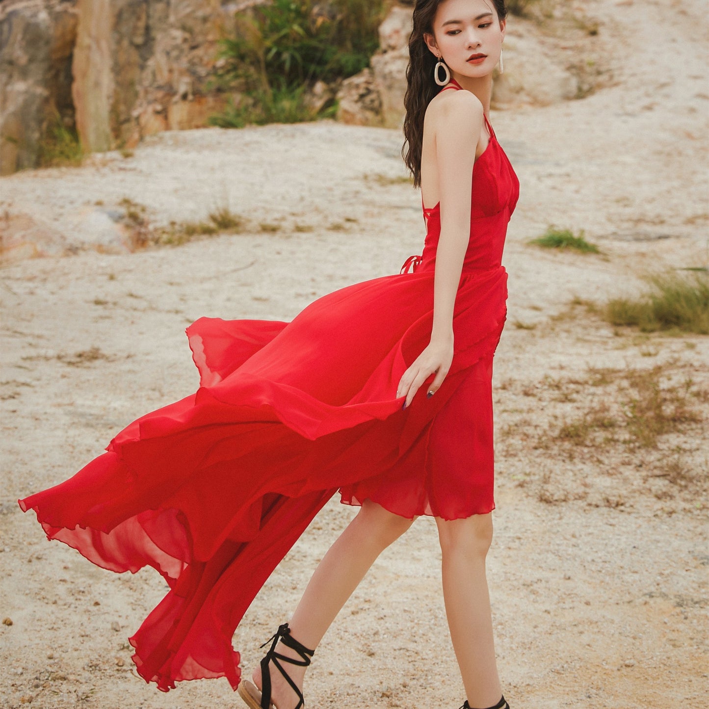 2025 Desert photo clothes Sanya beach skirt super fairy seaside vacation dress big swing elegant suspender backless dress