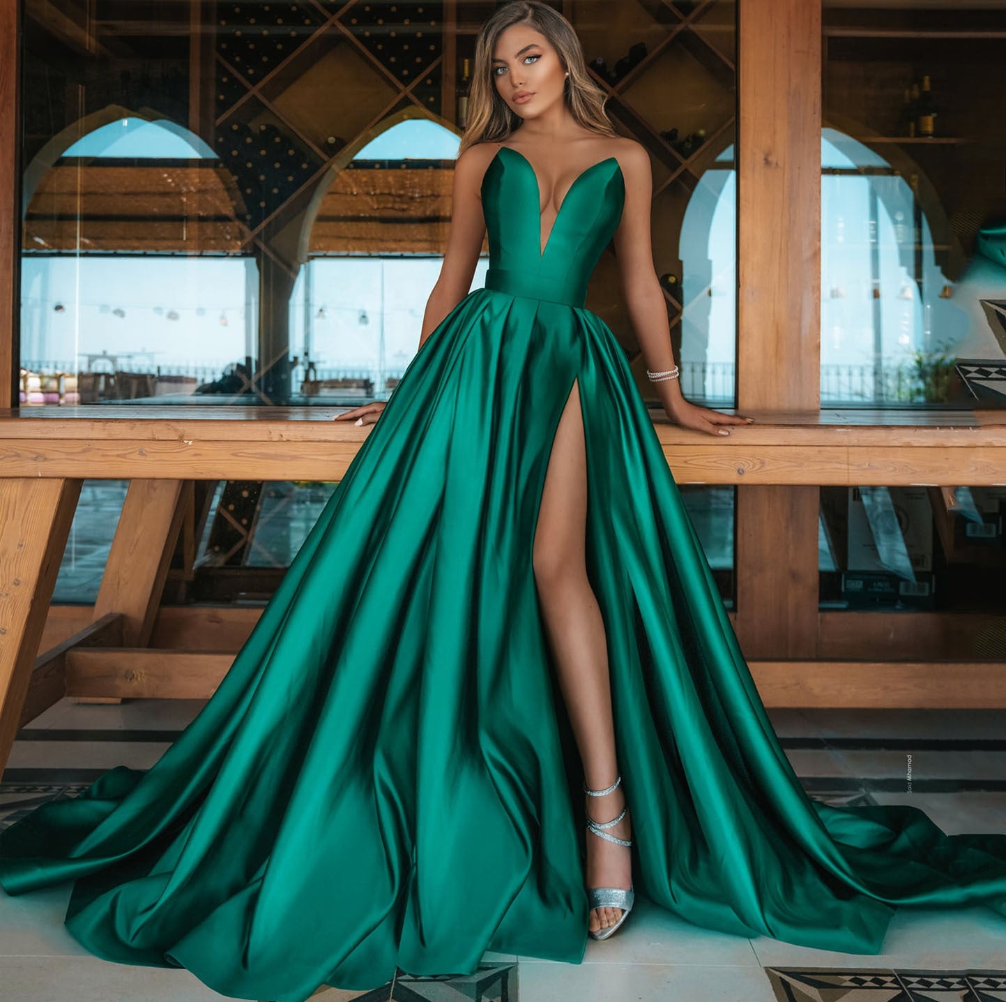 2025 New spring and summer new 2025 New women's clothing sexy deep V split dress solid color pendulum dress, wedding dress