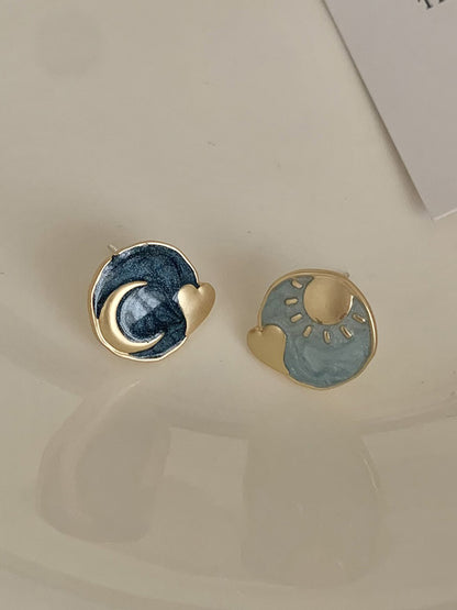 xakxx Vintage Asymmetric Sun Moon Shape  Earrings