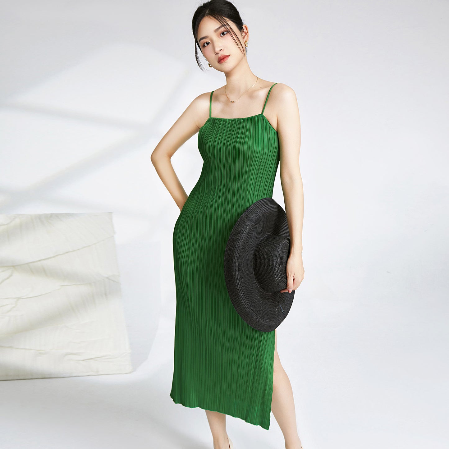 2025 suspender skirt design pleated dress women's summer new elegant temperament split-ended long dress