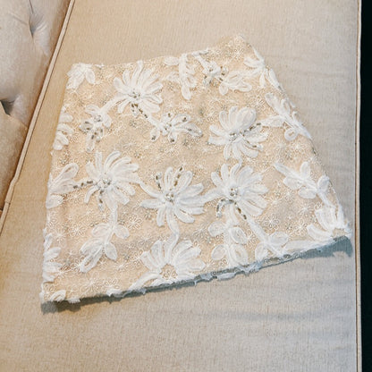 2025 retro light luxury three-dimensional disc flower pearl embroidery lace hip skirt Xiaoxiang celebrity temperament skirt