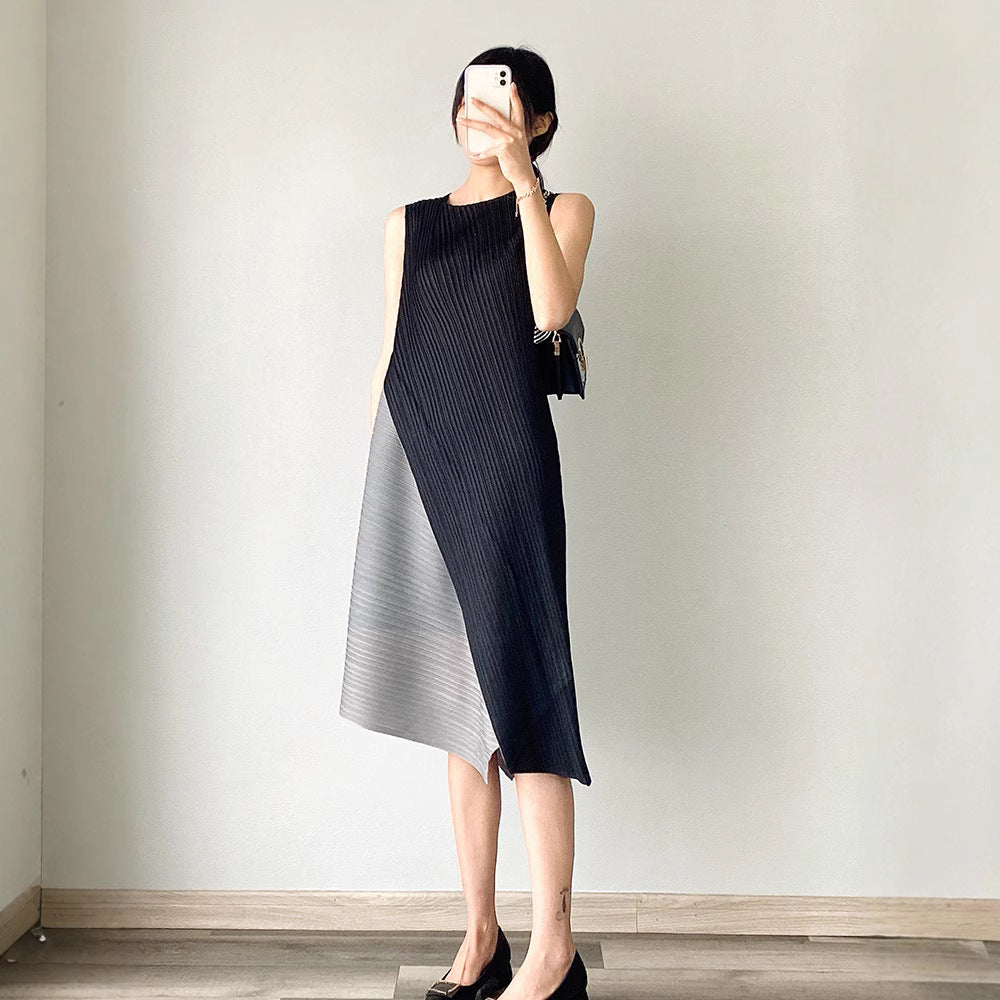 2025 hot-selling dress, high-end sense, light luxury, textured, fashionable, contrasting colors, loose large-size pleated a-word skirt tide