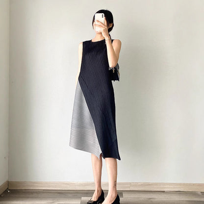 2025 hot-selling dress, high-end sense, light luxury, textured, fashionable, contrasting colors, loose large-size pleated a-word skirt tide