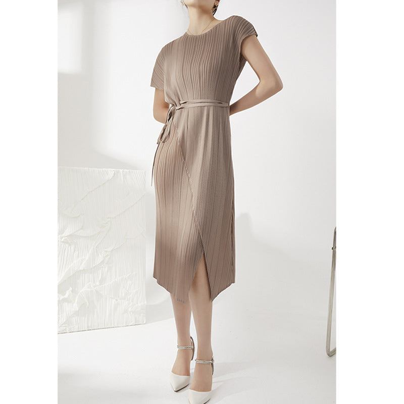 2025 Pleated dress temperament medium and long irregular design sense lace-up short sleeve loose high-end medium and long skirt